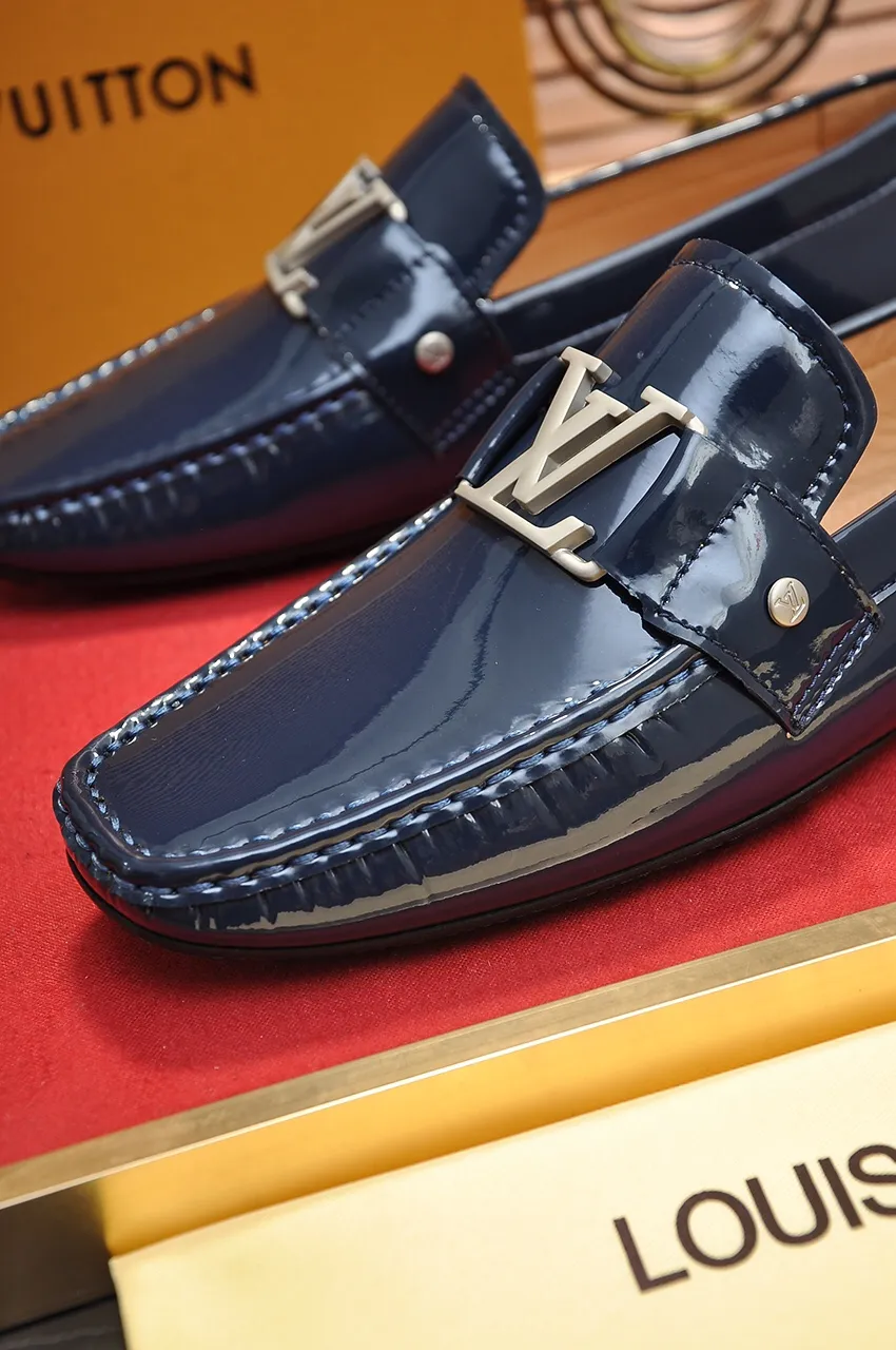 Men's men's shoes 💰420💶 [LV Doudou shoes] (water-dyed cowhide lining) new model is on the market, available on the official website. The new Doudou shoes are processed into single-color materials, and the uppers are made of imported horsehide leather. The body of the shoe is fully hemmed with mark thread, and is lined with imported original cowhide leather. The elegant shoe shape is super suitable for all-matching, and the size is 38-44.